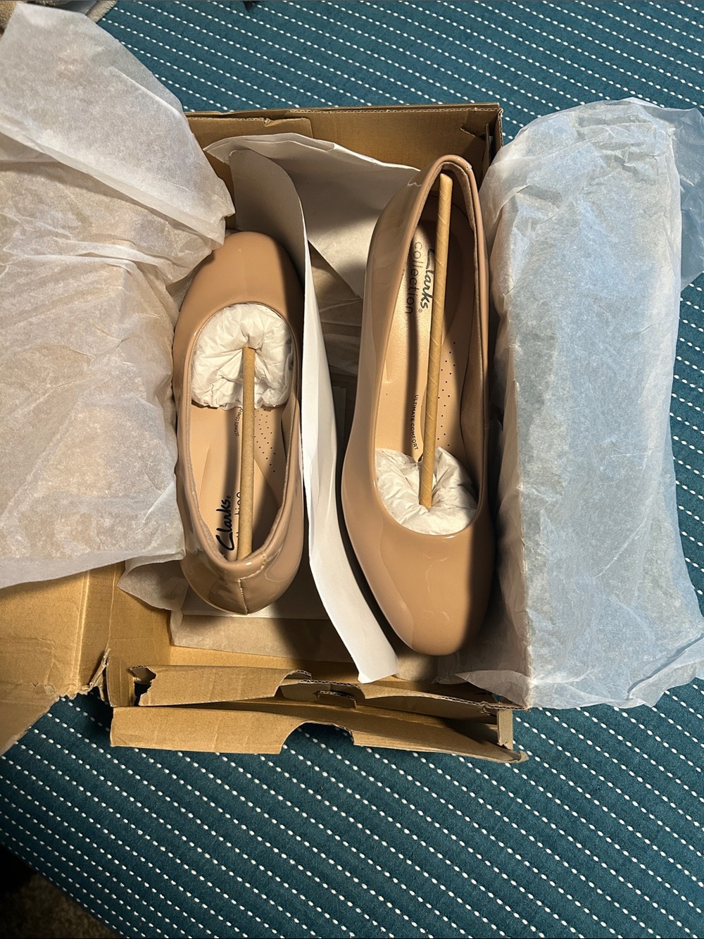 CLARKS COLLECTION AMBYR 2 BRALEY PATENT LEATHER NUDE PUMP 9.5 NWT - Picture 4 of 5